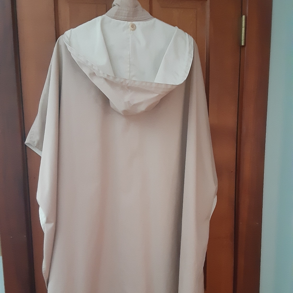 Rain repellant Spring poncho